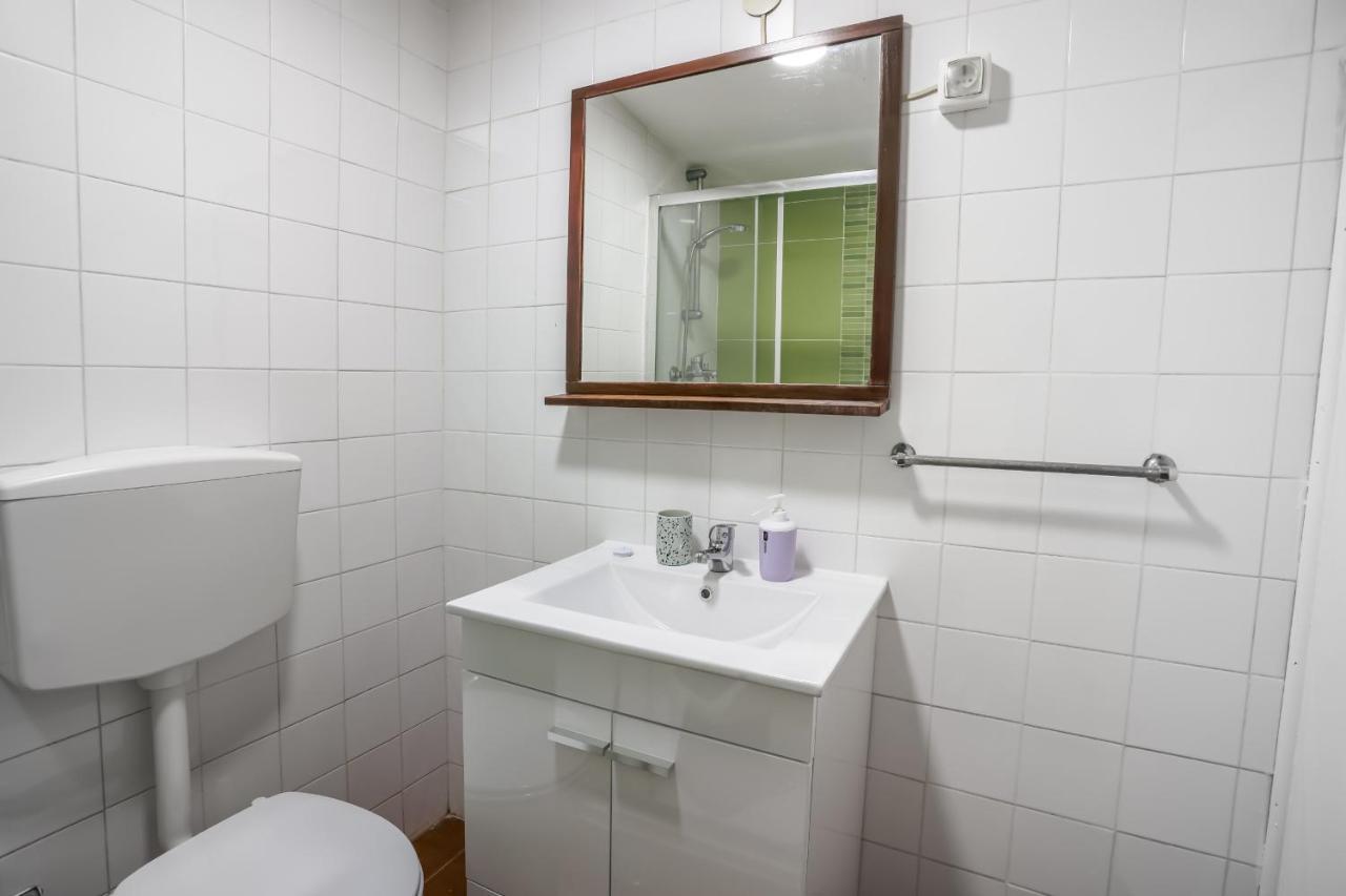 ליסבון Cozy 3 Bedroom Apt In Lively Bairro Alto מראה חיצוני תמונה